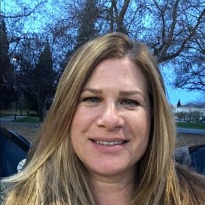 Meet your Posher, Debbie